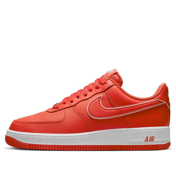 Nike Air Force 1 &