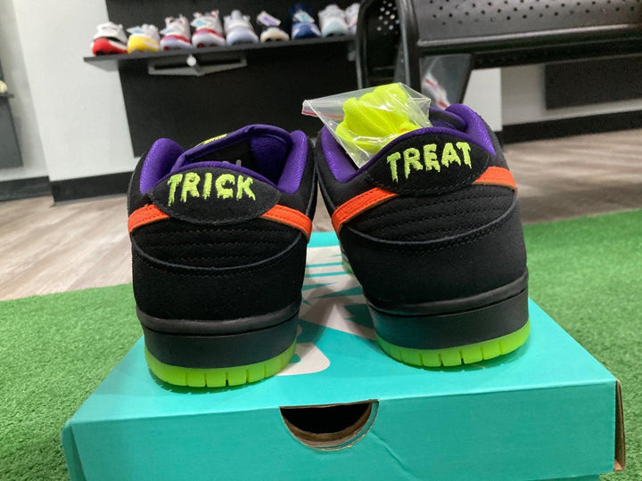 Nike SB Dunk Low Night of Mischief Halloween