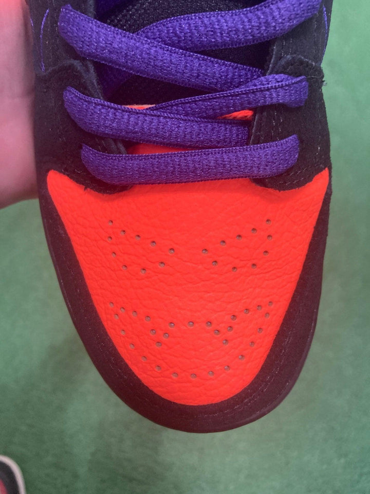 Nike SB Dunk Low Night of Mischief Halloween