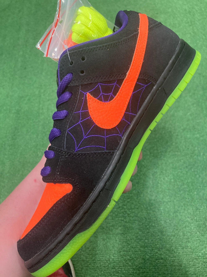 Nike SB Dunk Low Night of Mischief Halloween