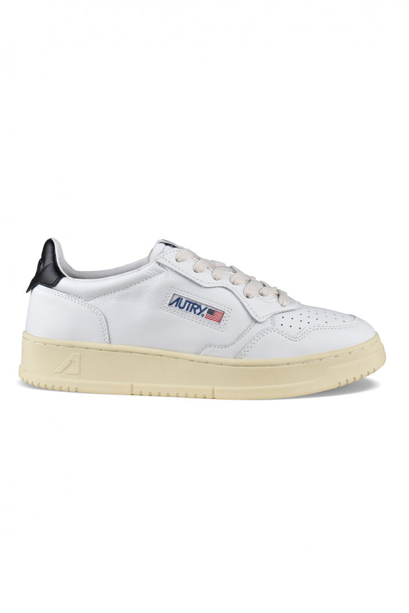 Autry Women Sneakers 01 Medalist