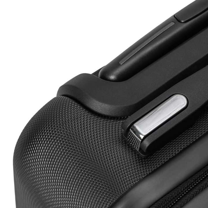 S7 Carbon Signature Hard-Shell Suitcase