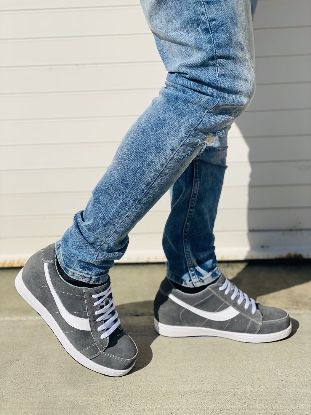 2.8-Inch TOTO Gray &amp; White Suede Leather Sneakers - A1911