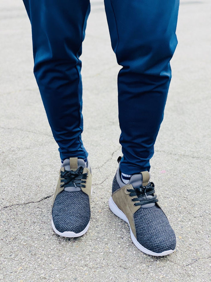 CALTO 3.2-Inch Taller Charcoal Men&