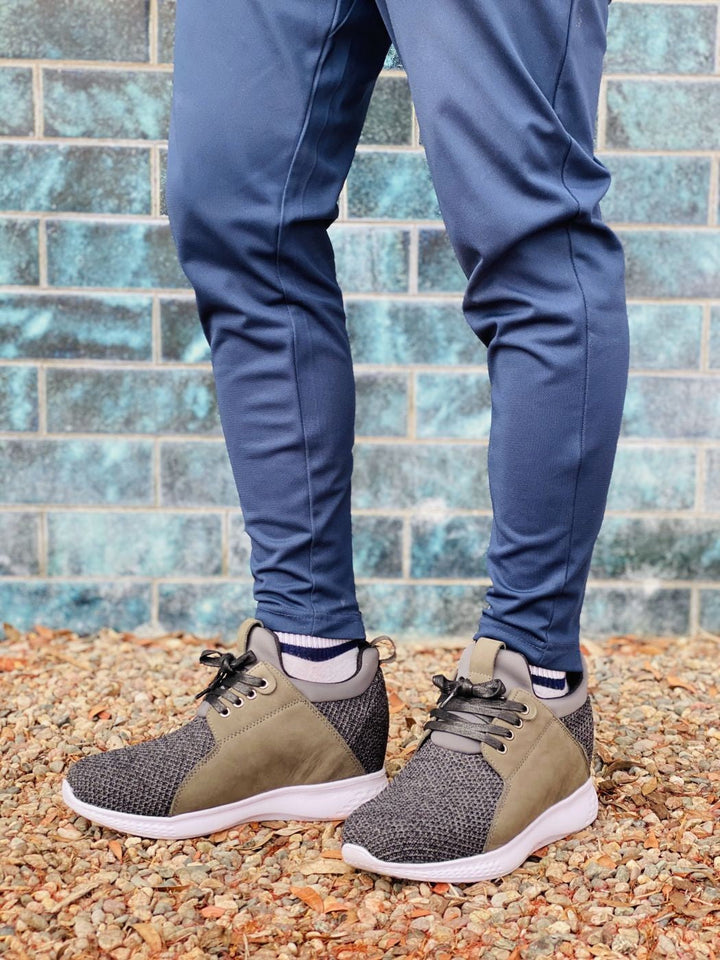 CALTO 3.2-Inch Taller Charcoal Men&
