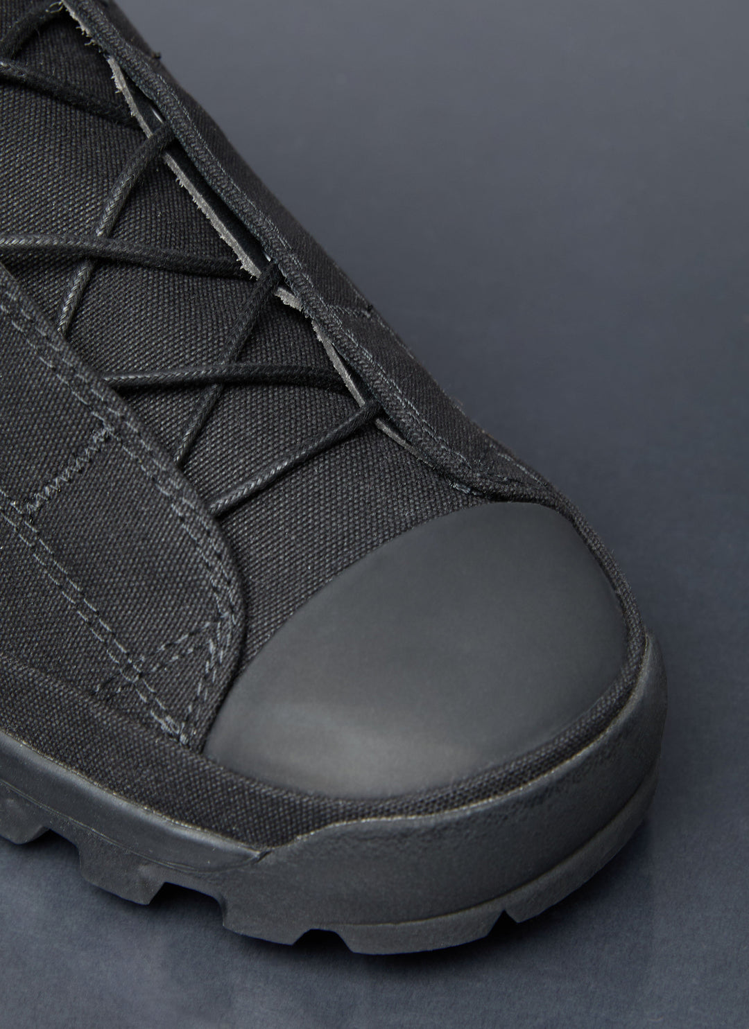 Yohji Yamamoto Men Fly Front Low Top Sneakers